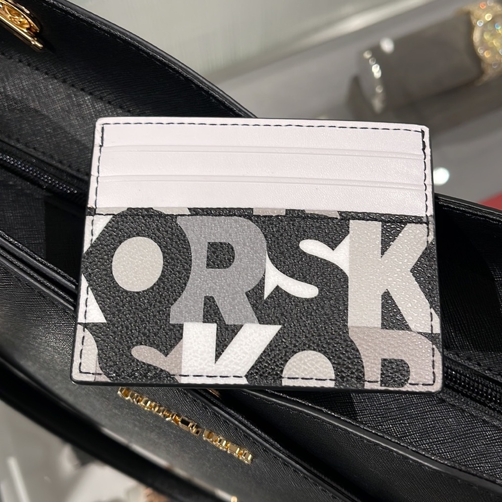 MICHAEL KORS MENS
Cooper Graphic Logo Tall Card Case
36S3LCOD2U
Black Multi NWT - Picture 16 of 16